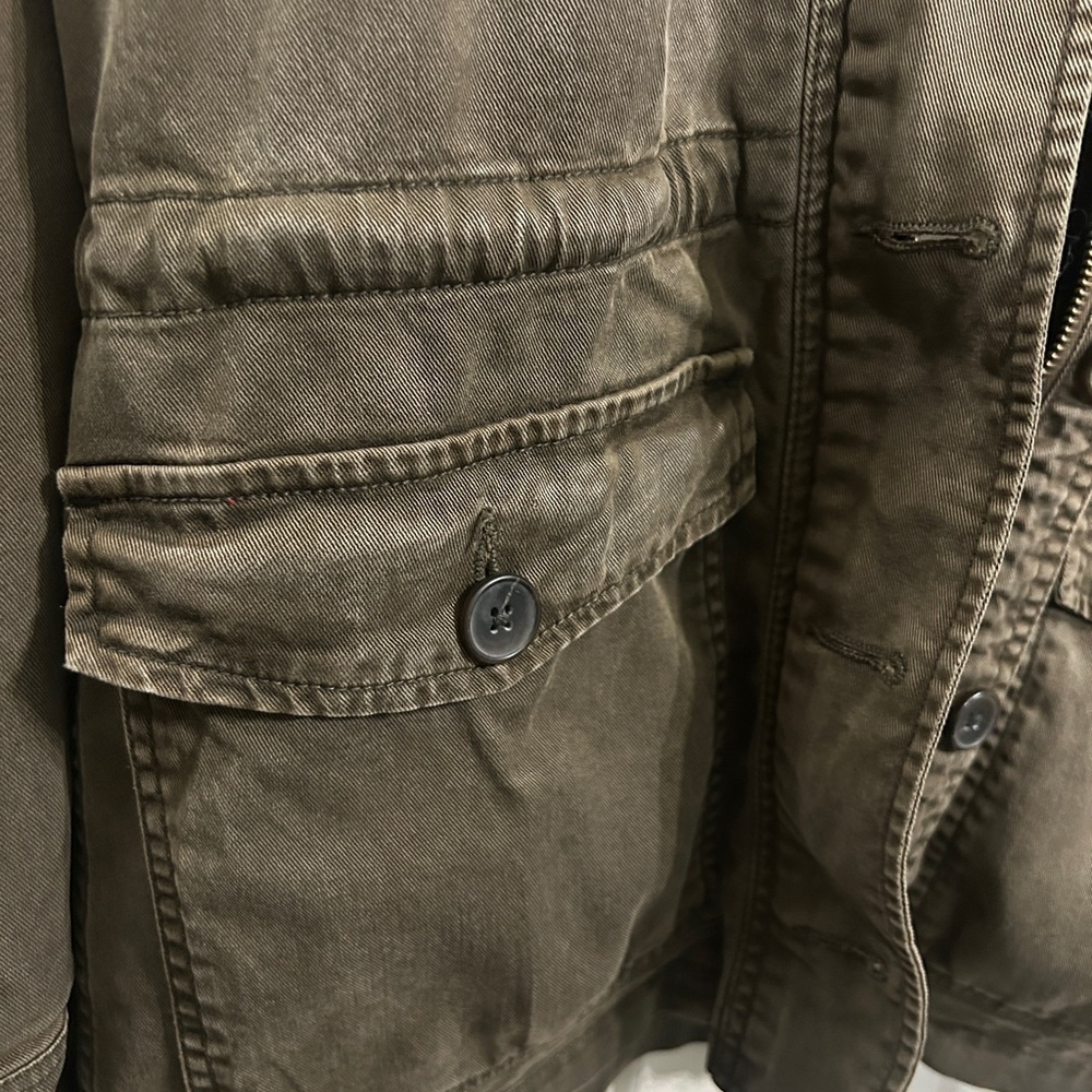 Like new Lucky Brand size XS Olive green Utility Jacket. Lightweight. Gorgeous! - Picture 6 of 16